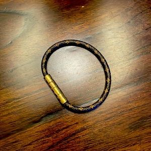 LV bracelet